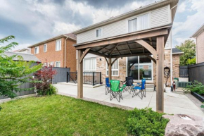 Modern 2 BR Apt - Free Parking Wifi Laundry Workstation